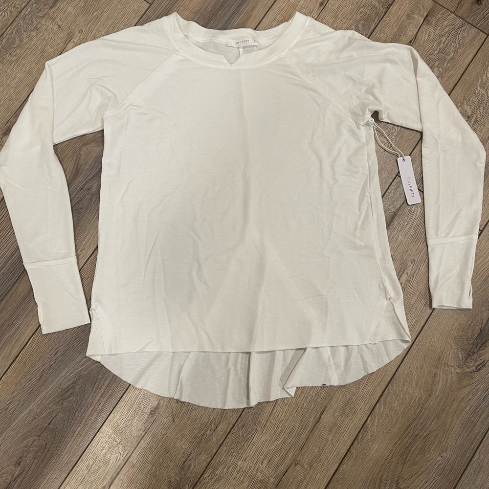 Six/Fifty Women's White Long Sleeve Top with thumb holes. Size Small So soft!